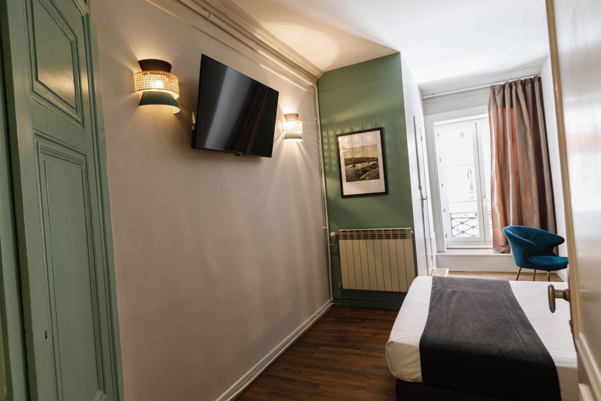 Hotel Du Dauphin Лион Экстерьер фото