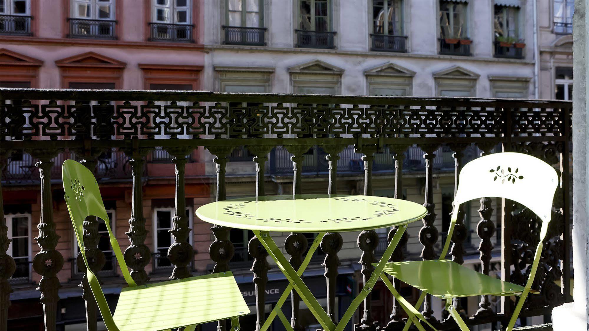 Hotel Du Dauphin Лион Экстерьер фото