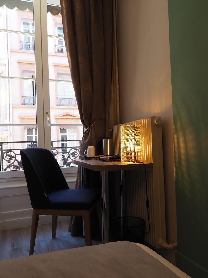 Hotel Du Dauphin Лион Экстерьер фото